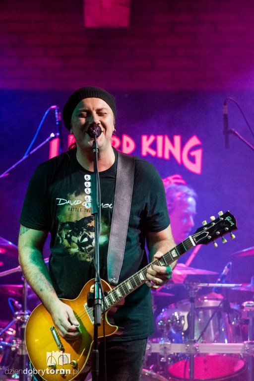 Cree na scenie klubu Lizard King