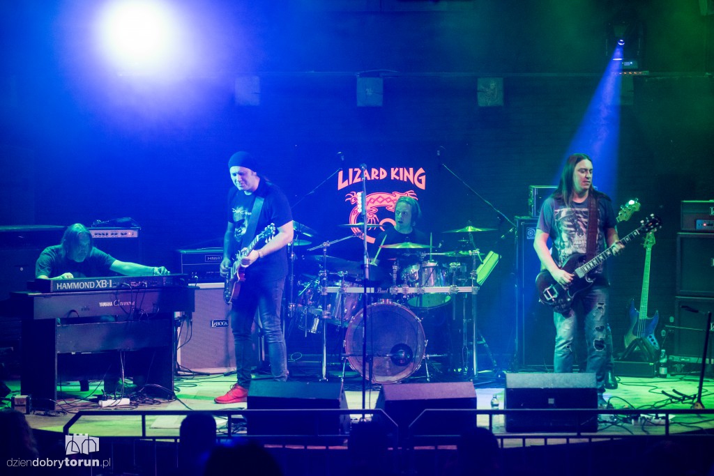 Cree na scenie klubu Lizard King