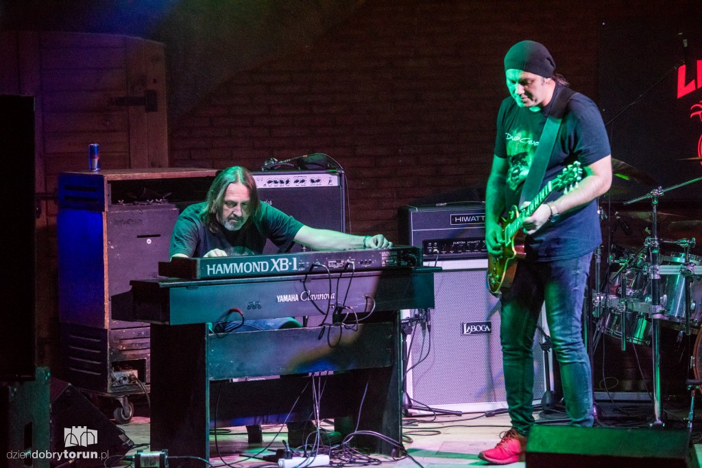 Cree na scenie klubu Lizard King