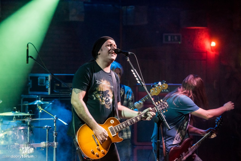 Cree na scenie klubu Lizard King