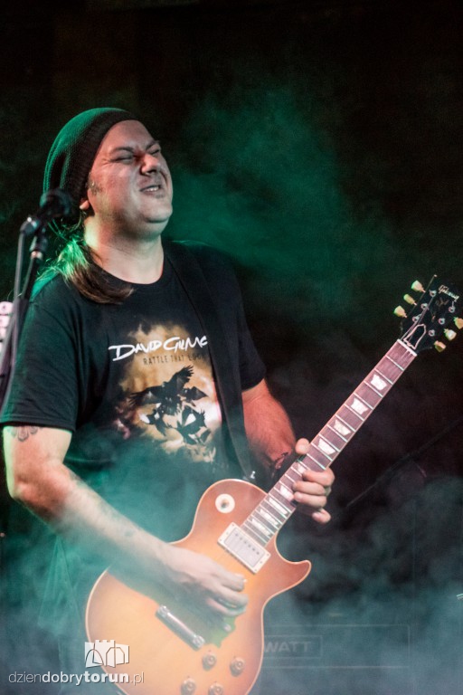 Cree na scenie klubu Lizard King