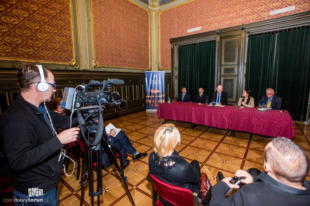Chinścy dziennikarze u Zaleskiego