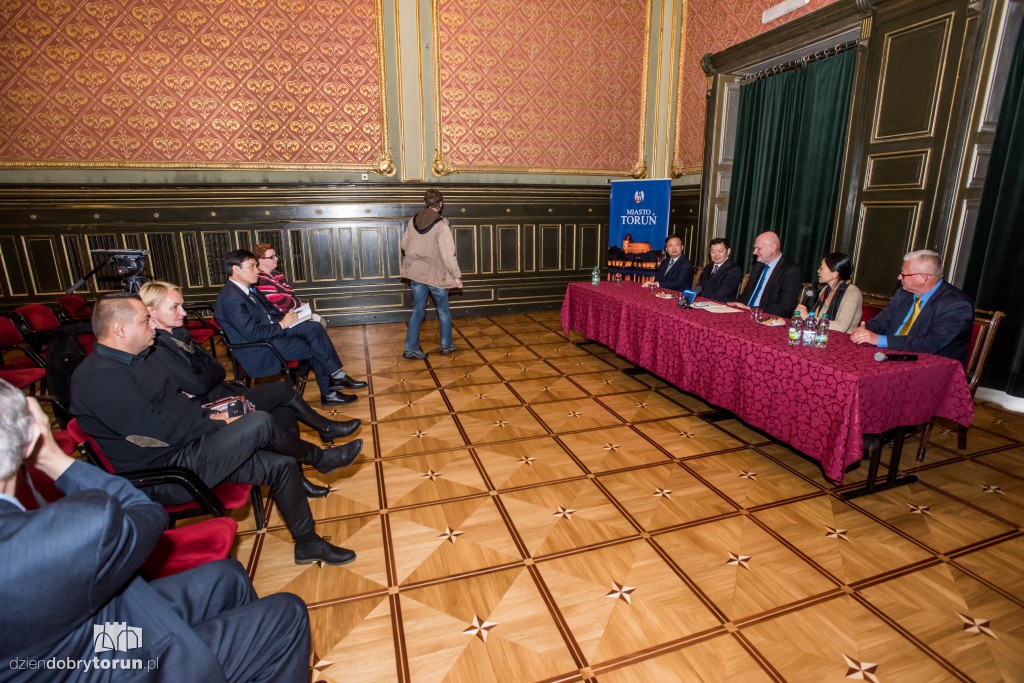 Chinścy dziennikarze u Zaleskiego