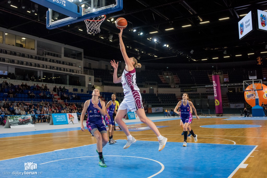 Energa Toruń lepsza od Artego Bydgoszcz