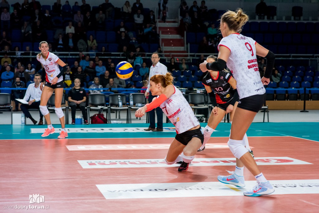 Budowlani przegrywają z Impelem