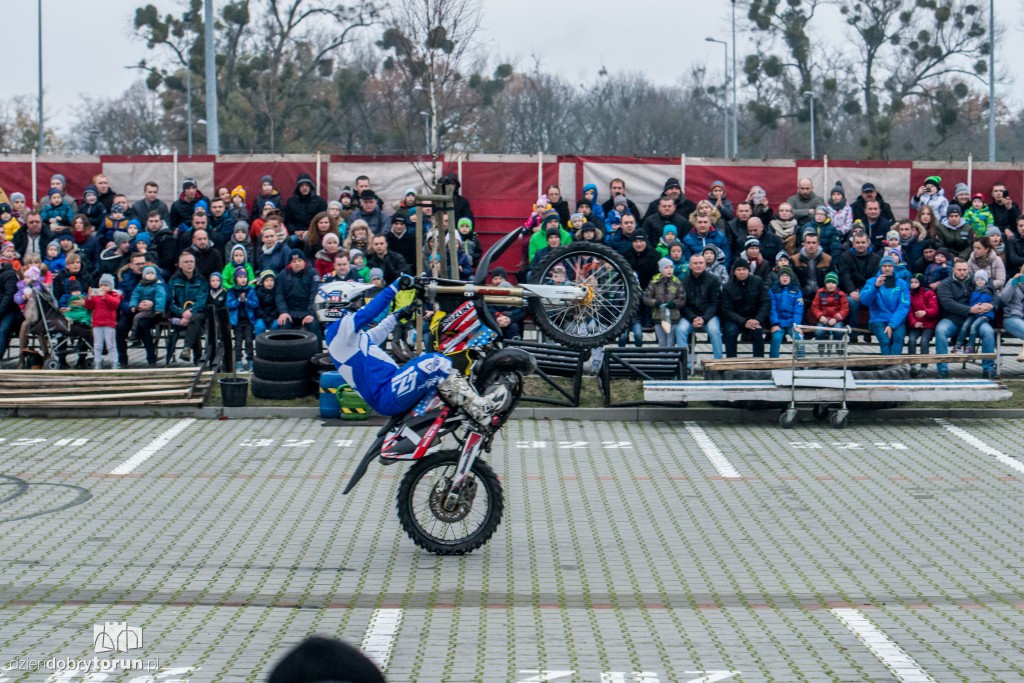 Monster Trucki opanowały Motoarenę