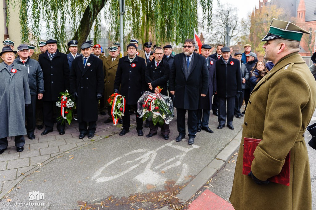 Złożenie kwiatów pod pomnikiem gen. Józefa Hallera