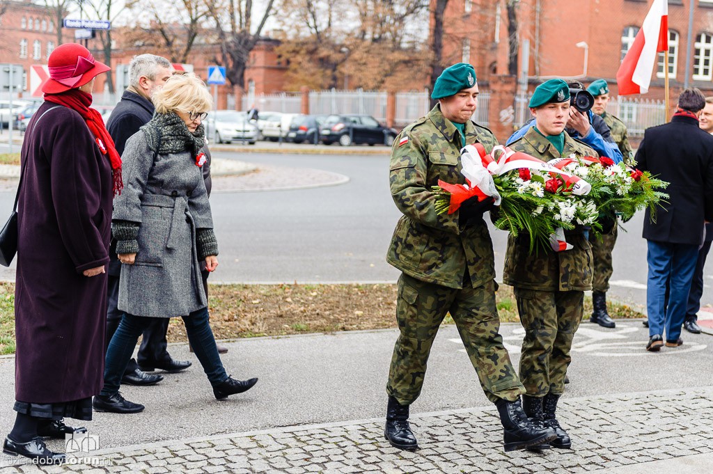 Złożenie kwiatów pod pomnikiem gen. Józefa Hallera