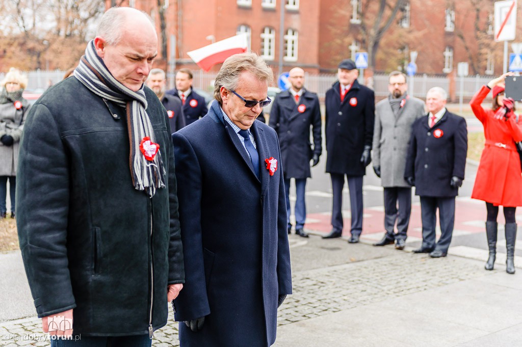 Złożenie kwiatów pod pomnikiem gen. Józefa Hallera