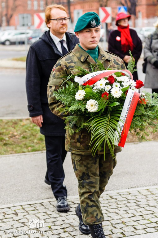Złożenie kwiatów pod pomnikiem gen. Józefa Hallera