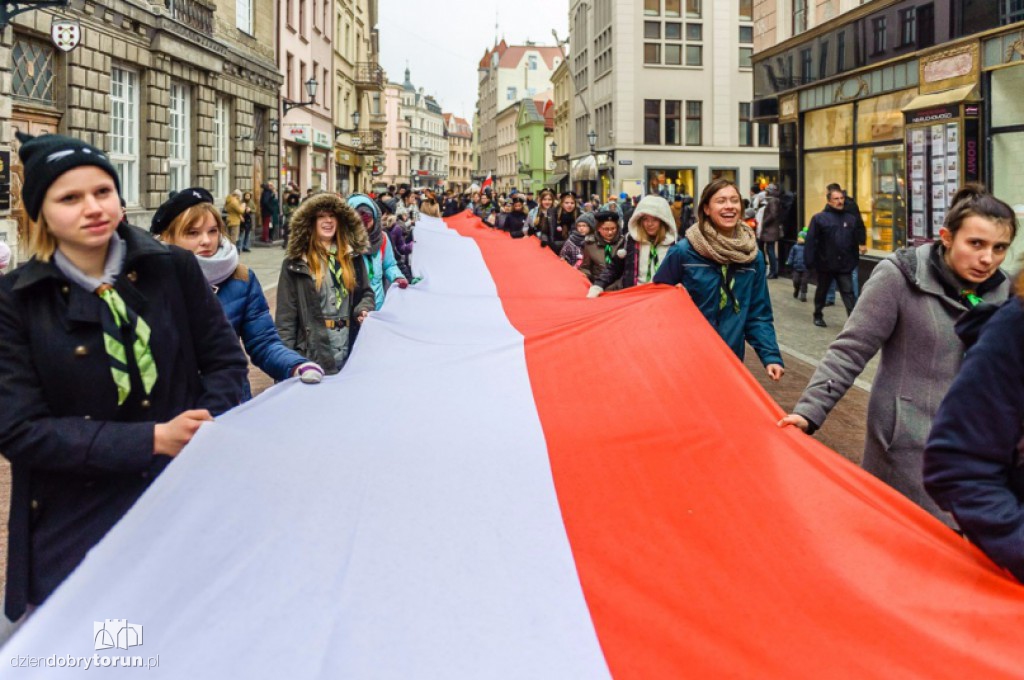 Przemarsz i uroczystość pod pomnikiem Piłsudskiego