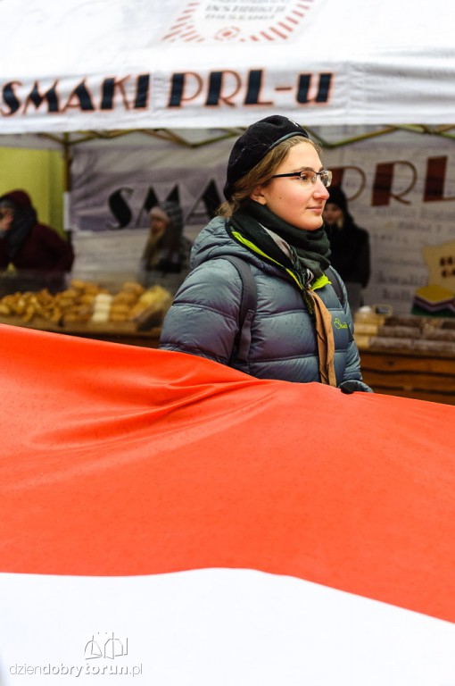 Przemarsz i uroczystość pod pomnikiem Piłsudskiego