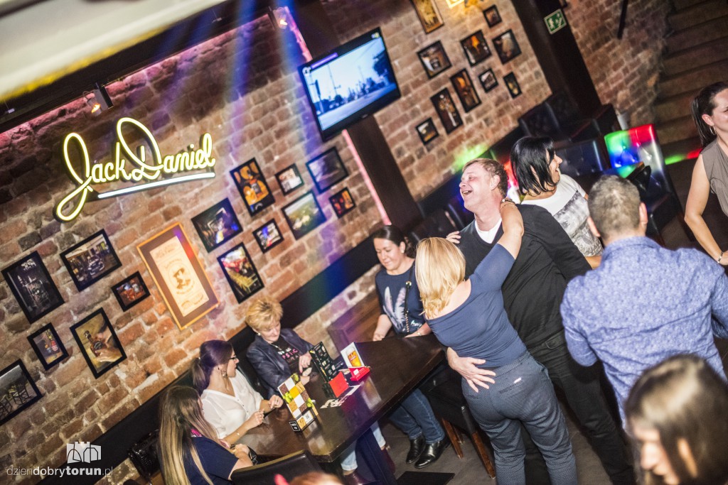 Piątkowa prywatka w Baranim Łbie