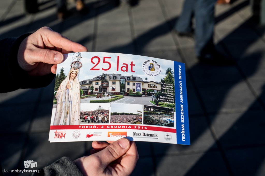 Tłumy na urodzinach Radia Maryja