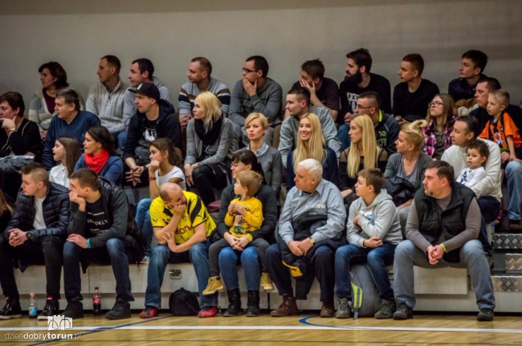 Kibice i piłkarze FC Toruń w 2016 roku