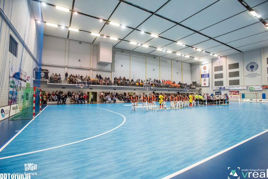 Kibice i piłkarze FC Toruń w 2016 roku