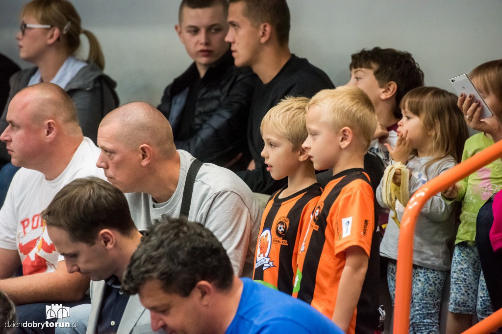 Kibice i piłkarze FC Toruń w 2016 roku