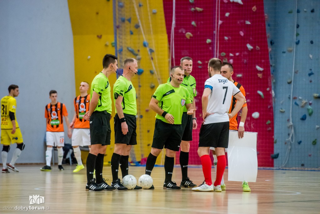 FC Toruń pokonuje Clearex Chorzów