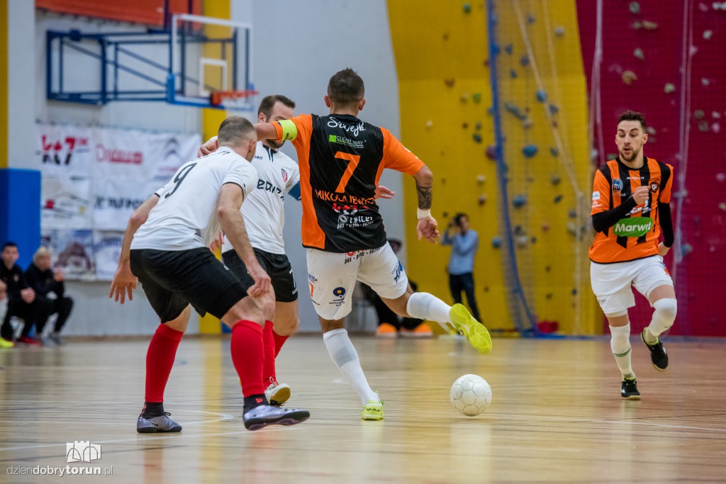 FC Toruń pokonuje Clearex Chorzów