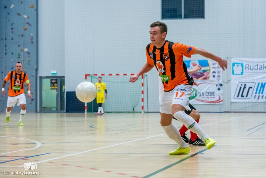 FC Toruń pokonuje Clearex Chorzów