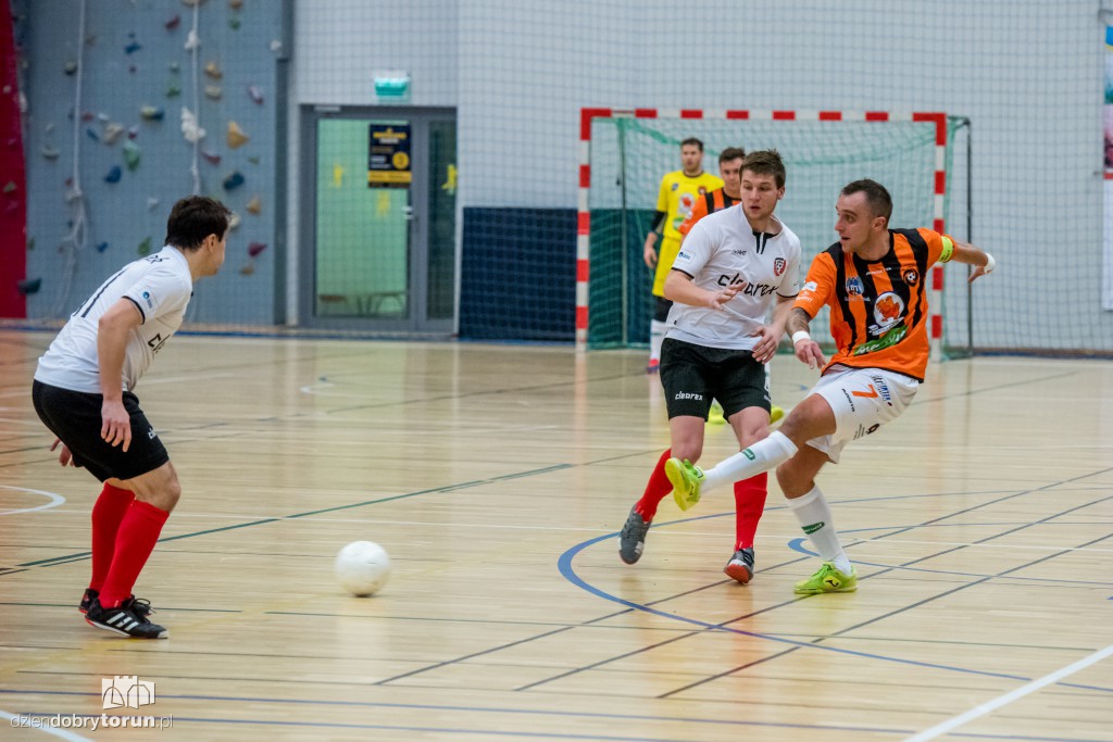 FC Toruń pokonuje Clearex Chorzów