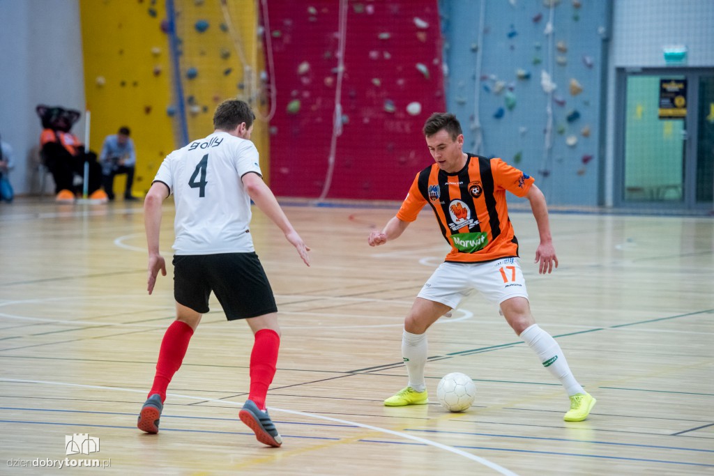 FC Toruń pokonuje Clearex Chorzów