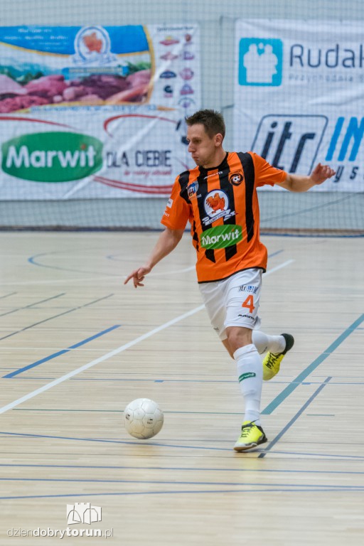 FC Toruń pokonuje Clearex Chorzów
