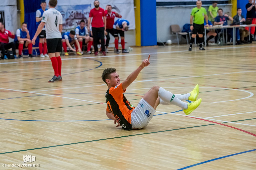 FC Toruń pokonuje Clearex Chorzów