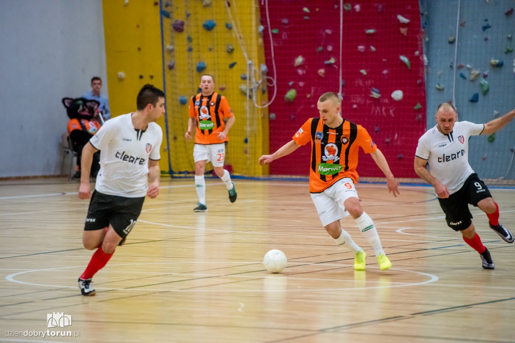 FC Toruń pokonuje Clearex Chorzów