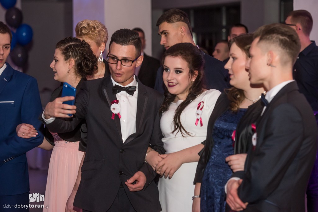 Studniówka w toruńskim 