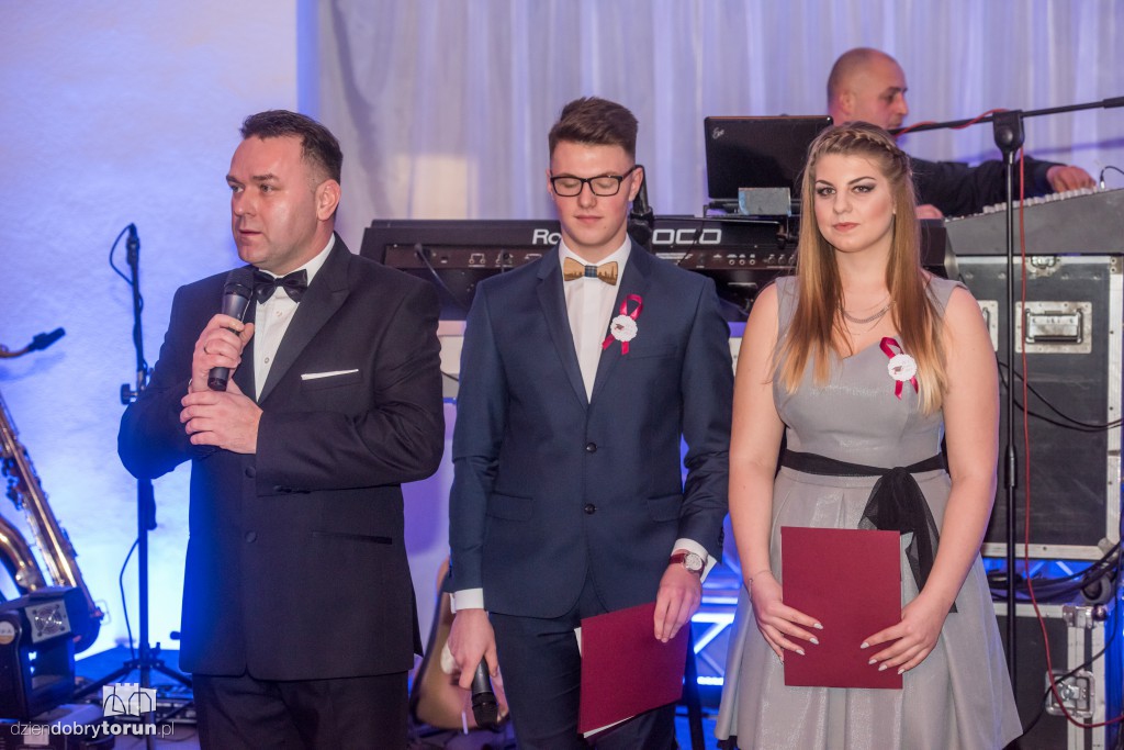 Studniówka w toruńskim 