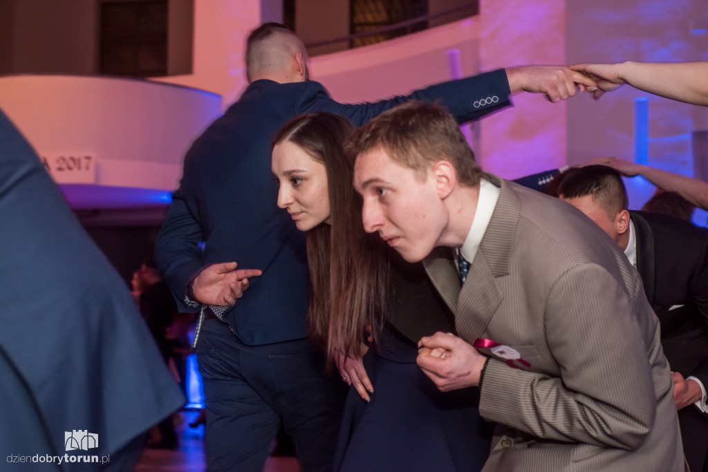 Studniówka w toruńskim 