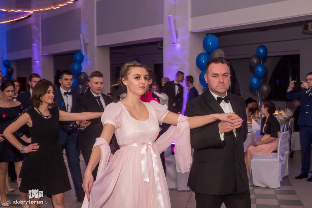 Studniówka w toruńskim 