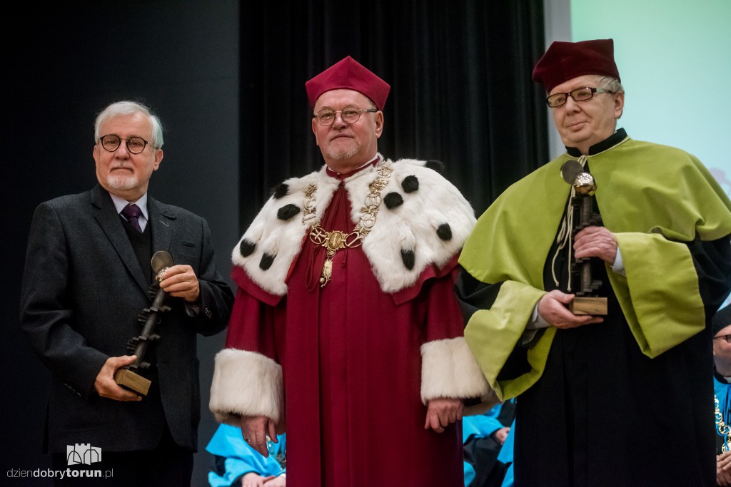 Vivat Academia, vivant professores!