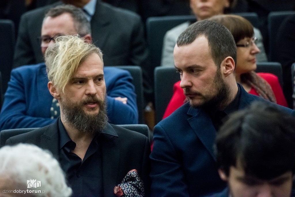 Vivat Academia, vivant professores!