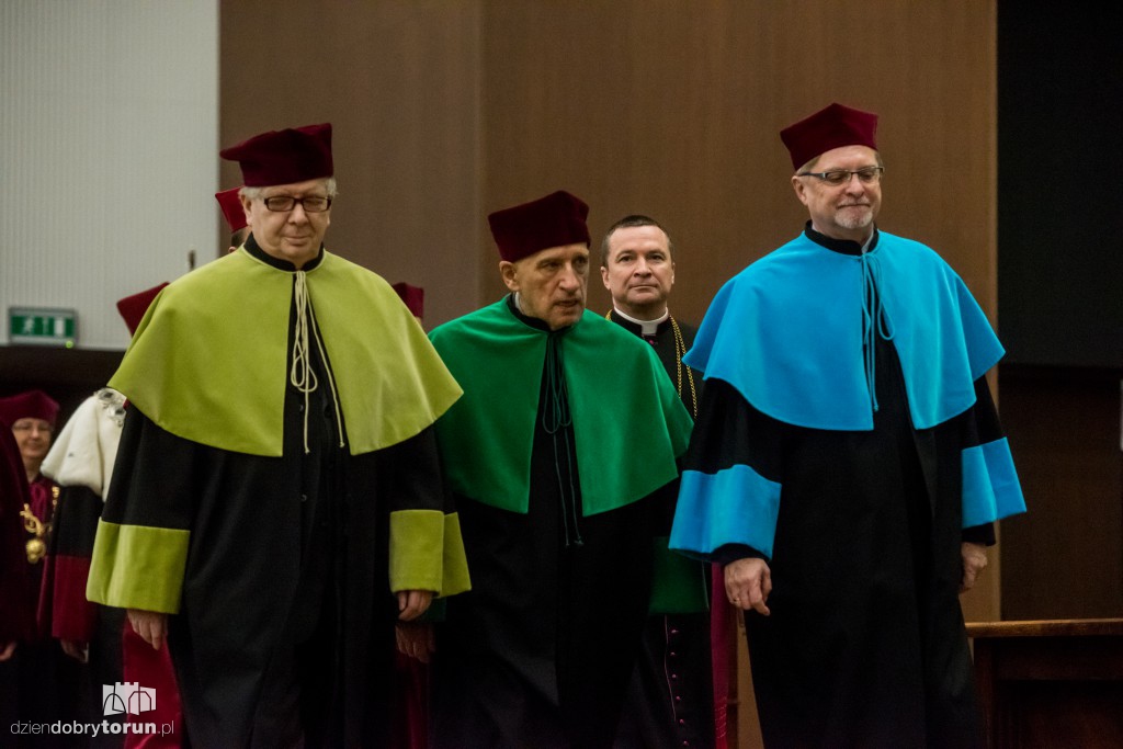 Vivat Academia, vivant professores!