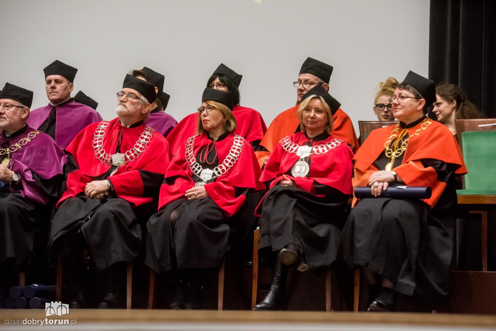 Vivat Academia, vivant professores!