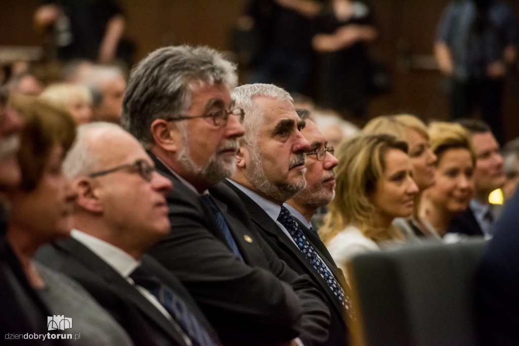 Vivat Academia, vivant professores!