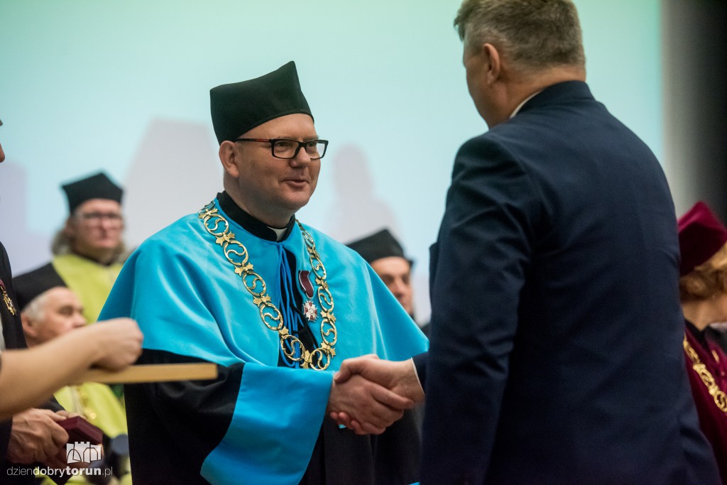 Vivat Academia, vivant professores!