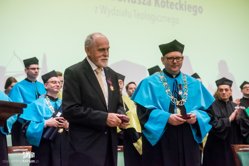 Vivat Academia, vivant professores!