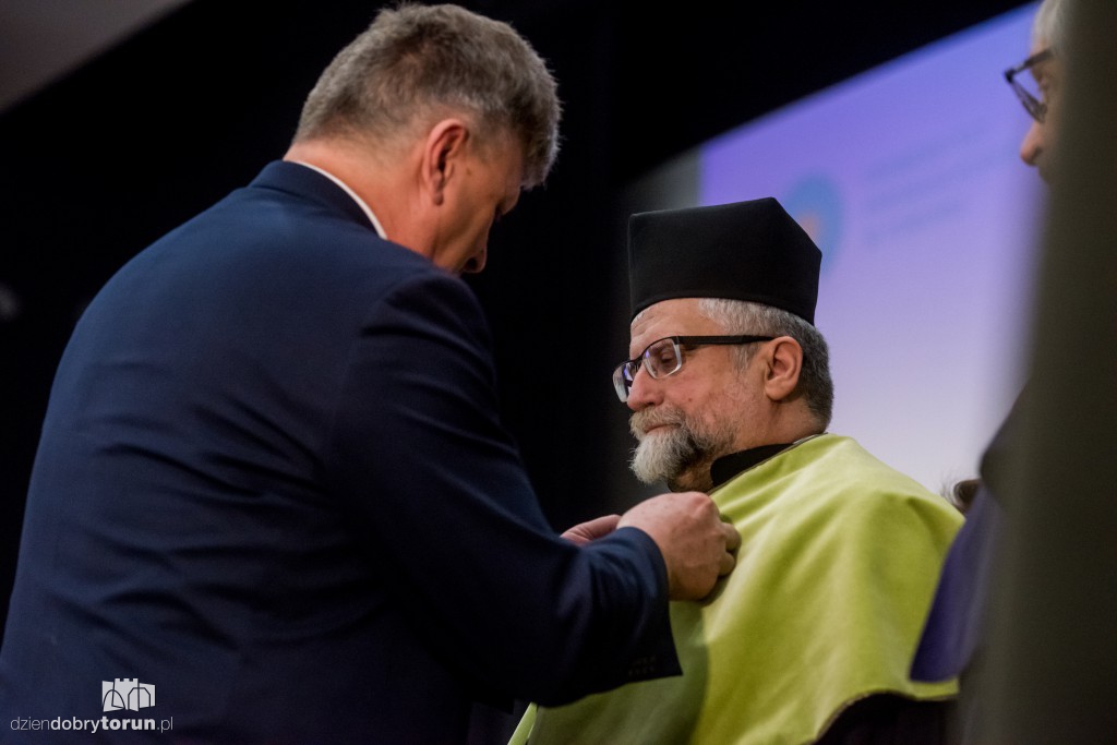 Vivat Academia, vivant professores!