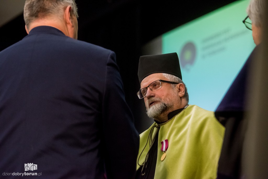 Vivat Academia, vivant professores!