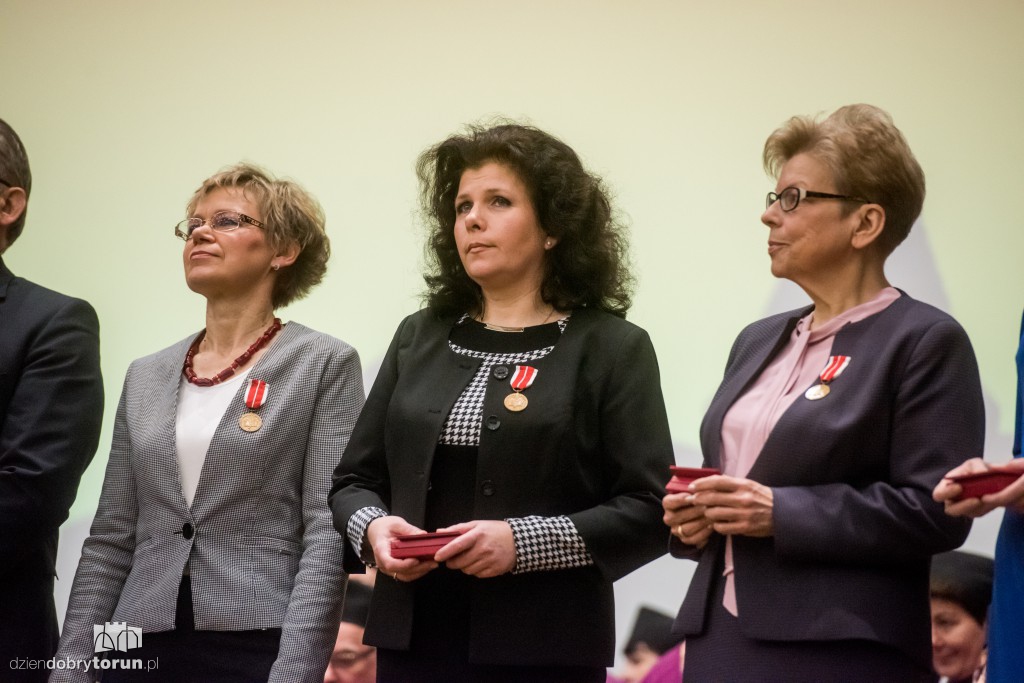 Vivat Academia, vivant professores!