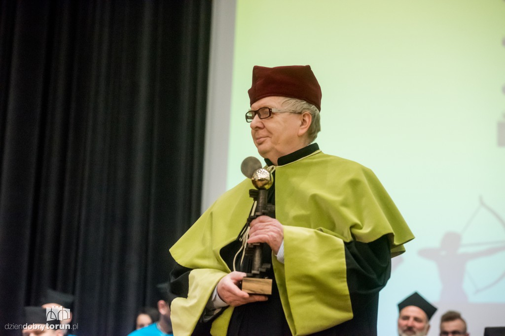 Vivat Academia, vivant professores!