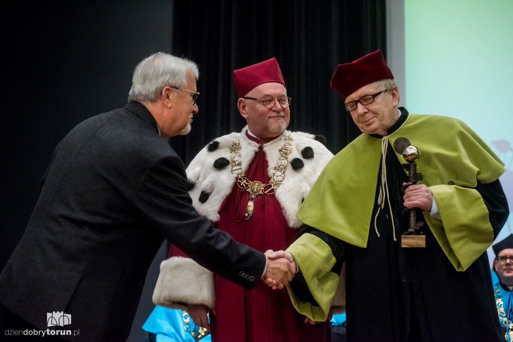 Vivat Academia, vivant professores!