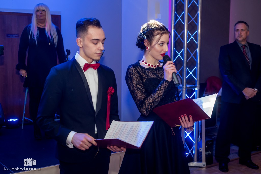 Ach ta młodzież! V LO na studniówce