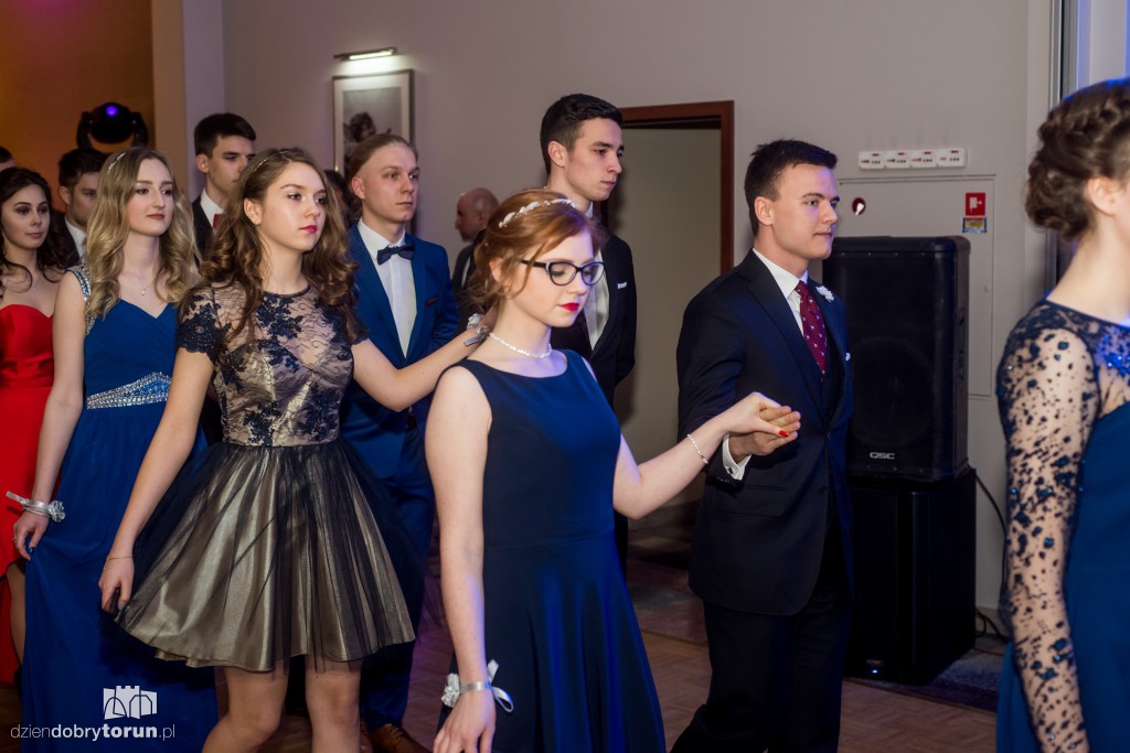 Ach ta młodzież! V LO na studniówce