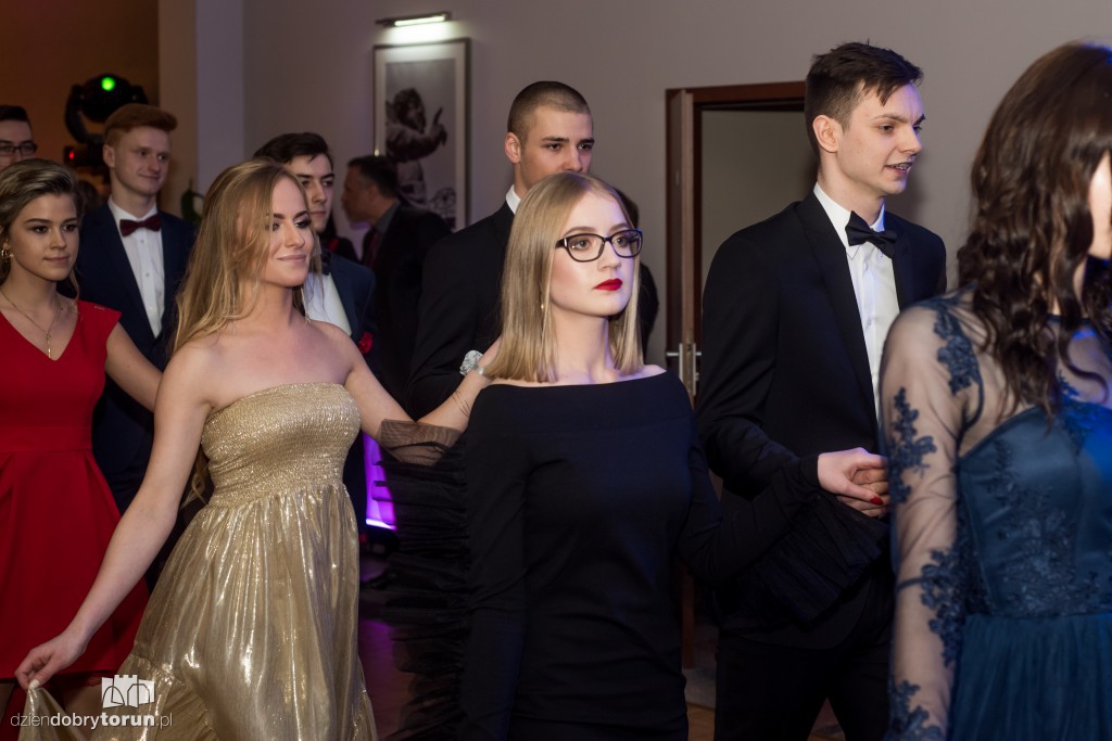 Ach ta młodzież! V LO na studniówce