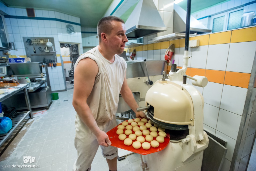 Pączki na tłusty czwartek prawie gotowe