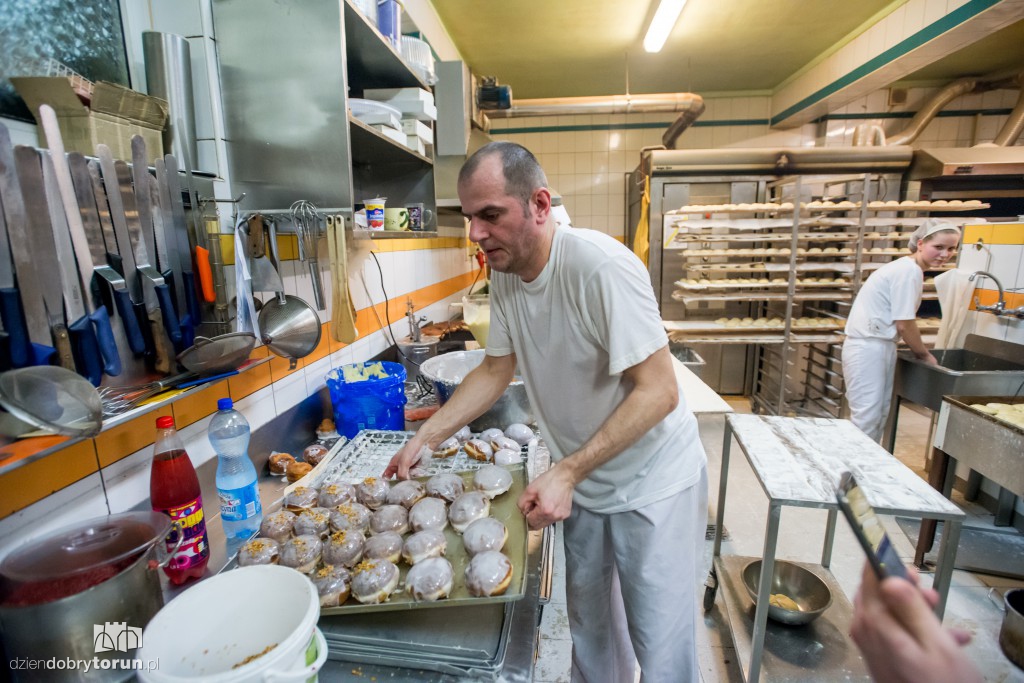 Pączki na tłusty czwartek prawie gotowe